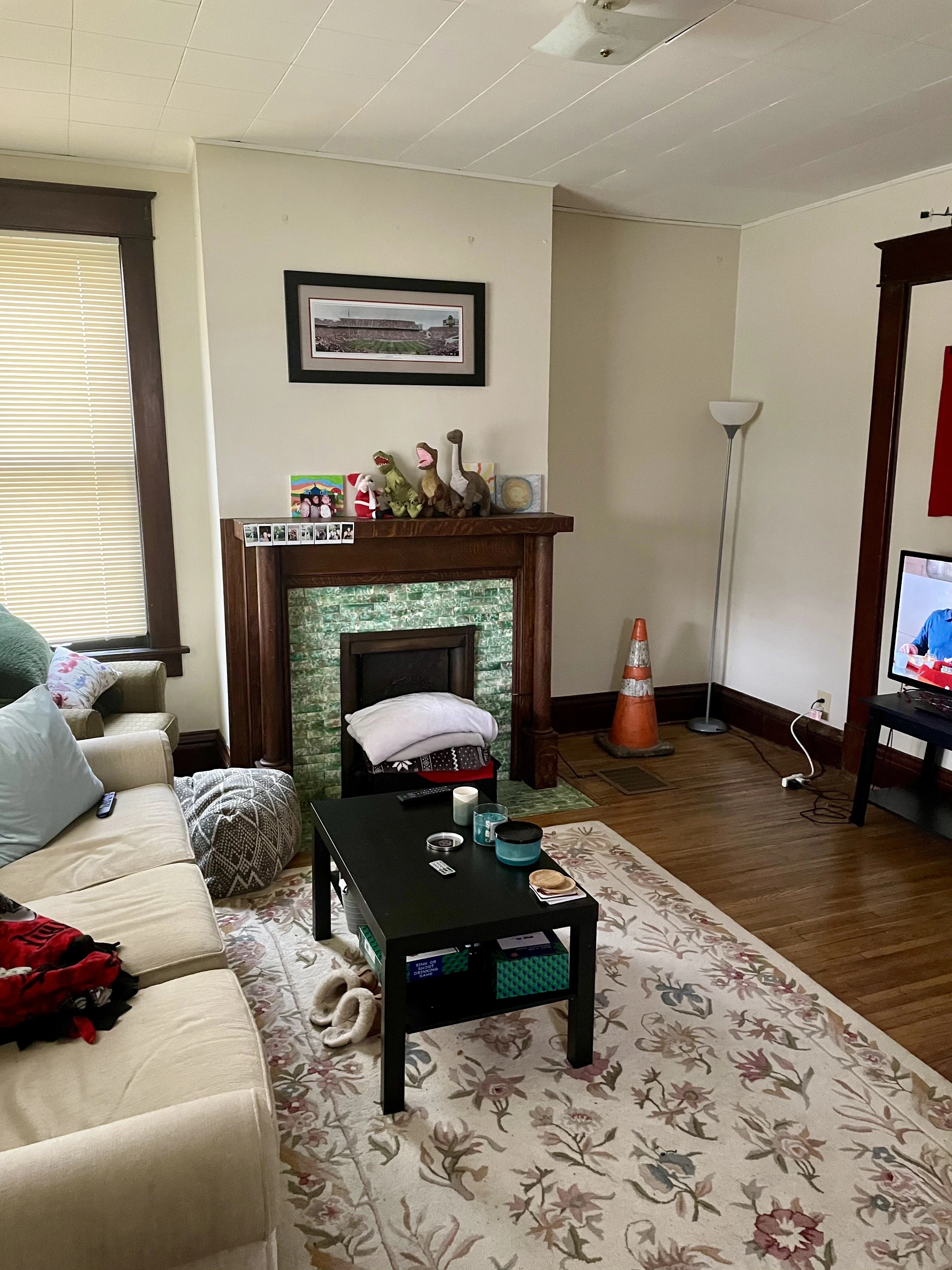 Living room before renovation