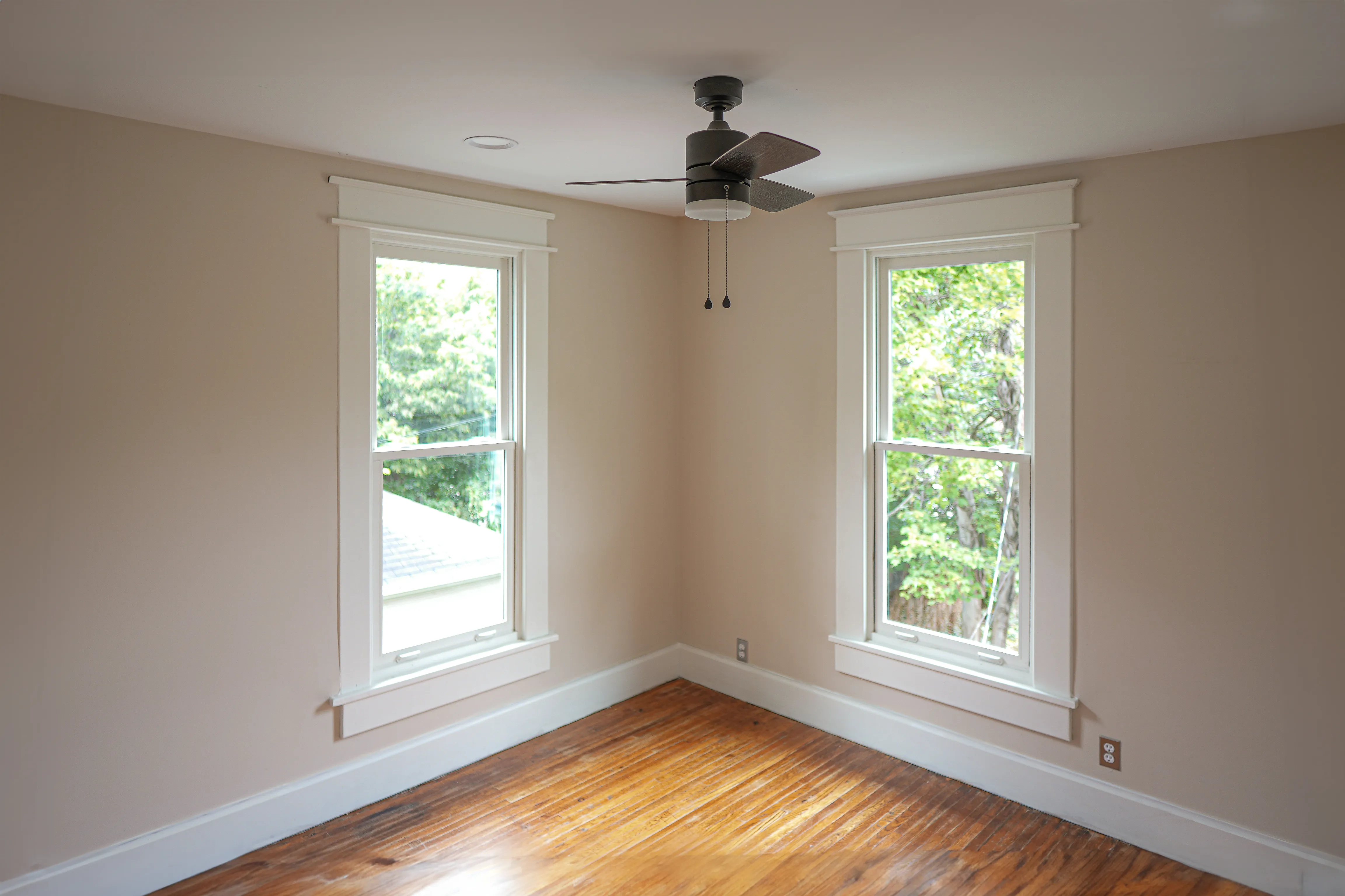 Bedroom at 204 E Oakland