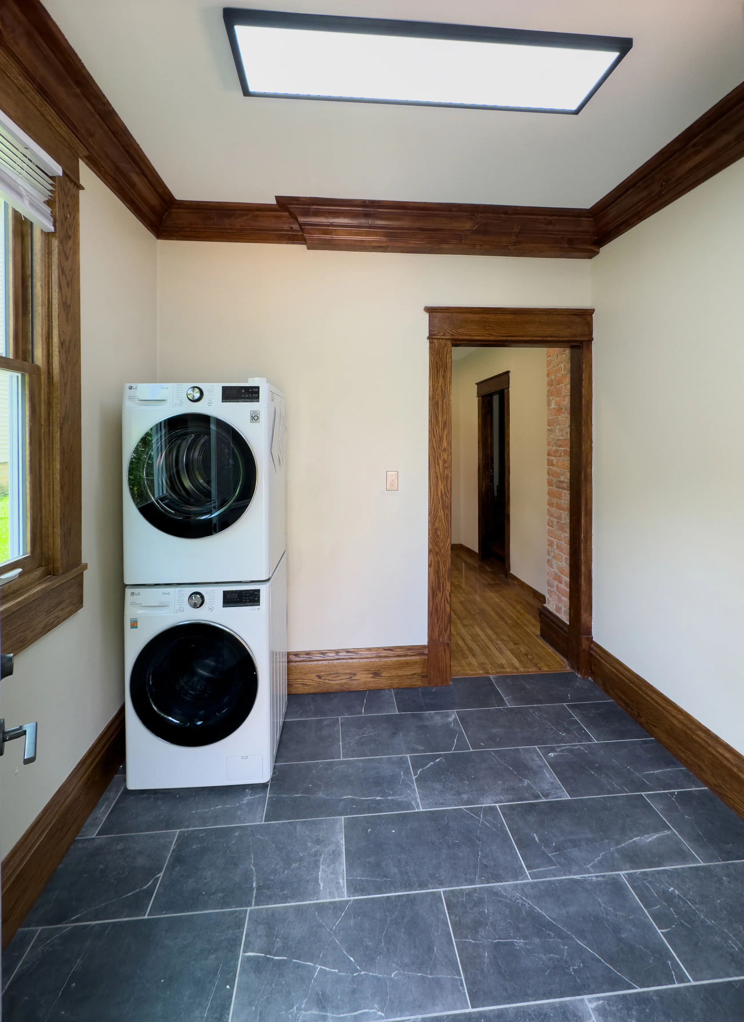 Mudroom with laundry at 204 E Oakland