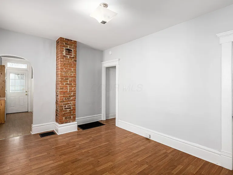 Living room before renovation